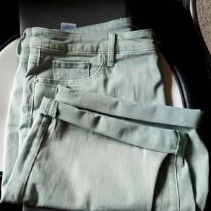 Chicos Girlfriend shorts no tags.